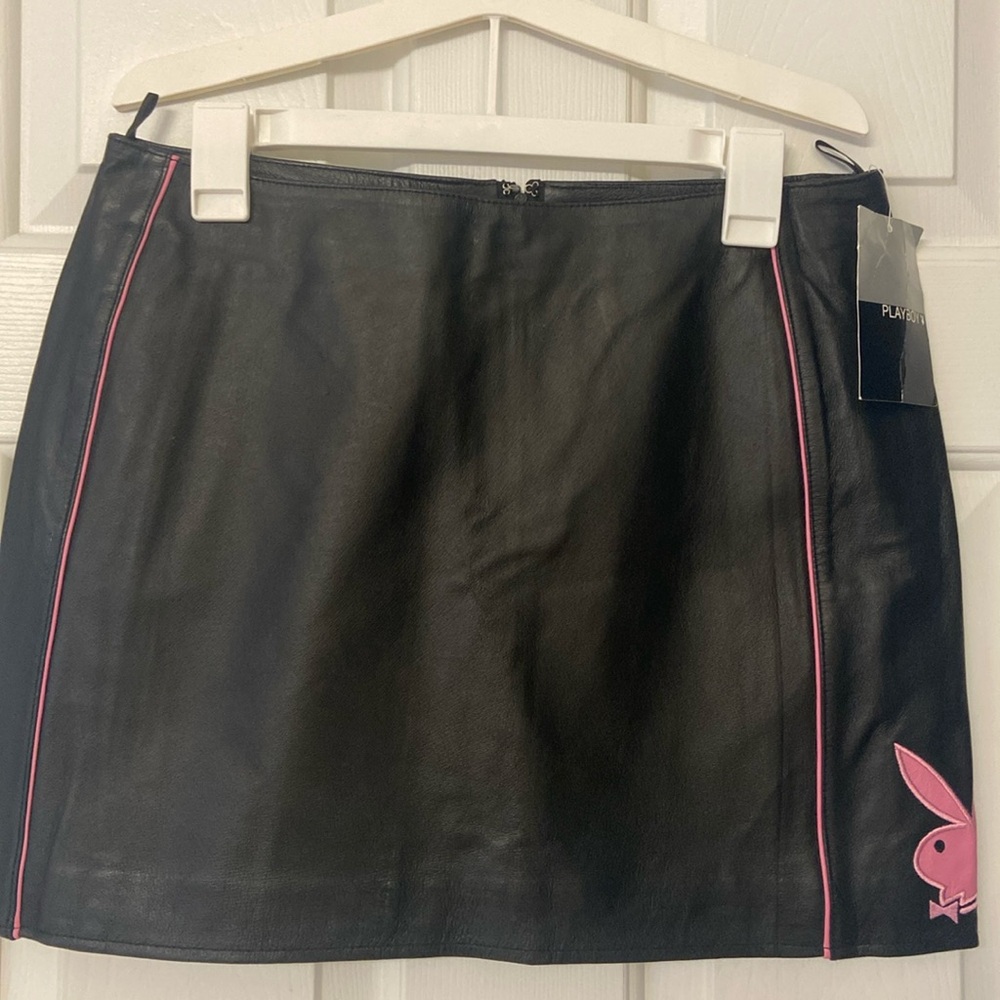 PLAYBOY authentic leather mini skirt
Size 6